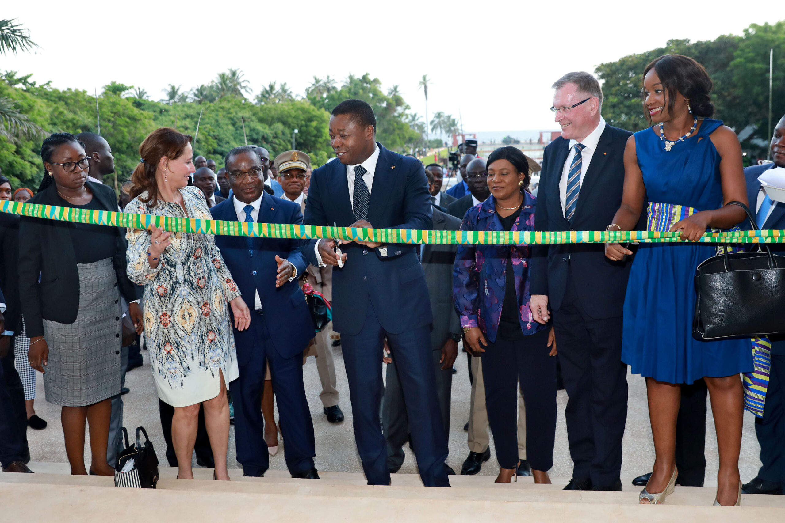 SAUVEGARDE DES ARTS HISTORIQUES LE CHEF DE L’ETAT INAUGURE UN CENTRE D’ART AU TOGO